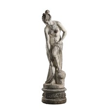 Statua da Giardino Antica Venere al Bagno Graniglia Italia XX Secolo