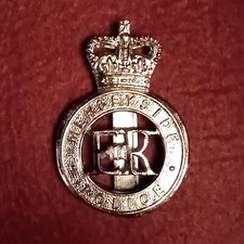 Merseyside Police Cap Badge - cifra reale Elizabeth II - maker Firmin - OBSOLETO