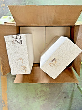 Mattone refrattario isolante