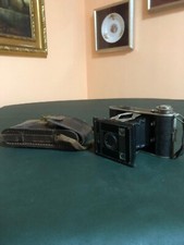 Antica macchina fotografica a