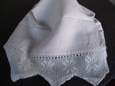 Asciugamano antico a telaio con merletto su due lati ad uncinetto