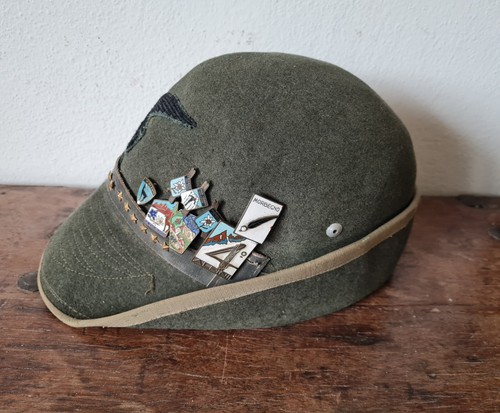 Alpini vecchio cappello con - vecchio,