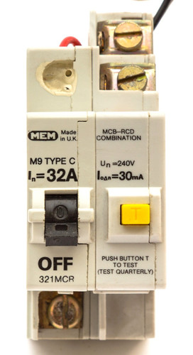 Mem amp 32a curve - curve, c