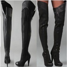 Stivali alti alla coscia