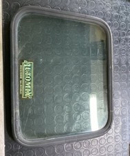 MINI CLUB MAN REAR DOOR GLASS