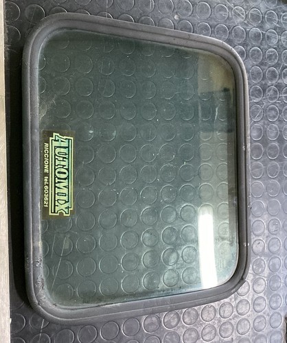 Mini club man rear - man, glass