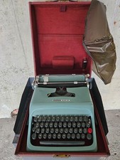Macchina da scrivere Olivetti modello Studio 44
