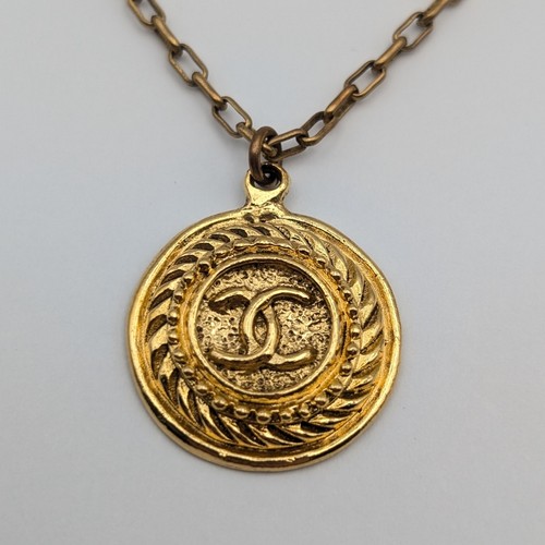 Collana con ciondolo - , in