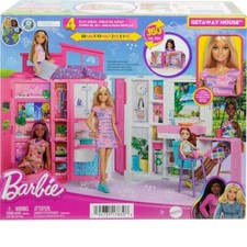 Mattel Barbie Loft Casa delle Vacanze, Plyaset con Bambola Inclusa
