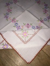 Tovaglia da te o centro tavolo antico taglio orlo & ricamo tutto fatto a mano 