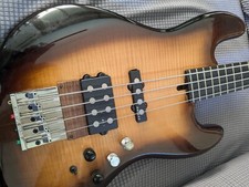 Nuovo Basso elettrico di liuteria "Le Bass"...the total Bass  ( legni pregiati )