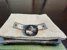 Anello in argento con logo