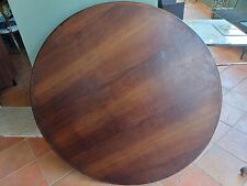Tavolo rotondo. D'epoca. In legno di noce.