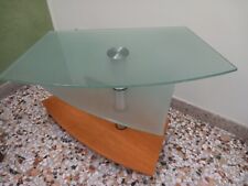 Tavolino TV con rotelle e piano girevole.