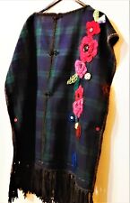 Mantella /fiori/uncinetto/fatto a mano/crochet/cape/shawl/tartan/quadri/scozzese