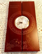 orologio da tavolo in legno