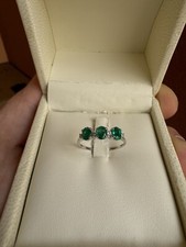 Anello Recarlo oro bianco, smeraldi e diamanti, mai indossato.