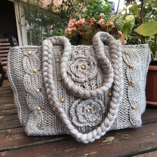 Borsa ai ferri in lana beige