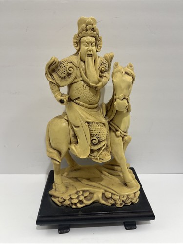 Statua vintage guerriero