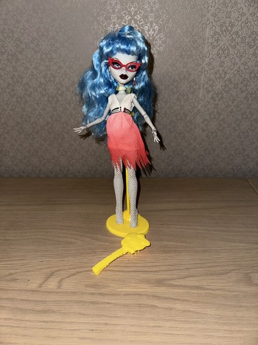 Monster high doll ghoulia - doll,