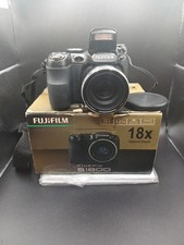 Fujifilm Finepix S1800 - 12.2Mpx - Zoom x18 - boîte