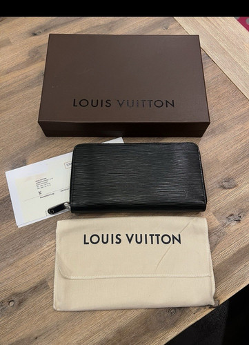 Louis vuitton portafoglio epi - vuitton,