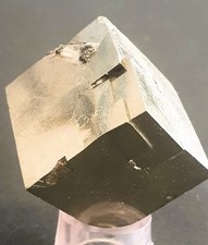 Minerale***PIRITE CUBICA