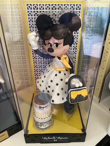 Disney doll minnie - mouse, rock