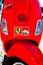 Vespa Piaggio Scooter con Logo