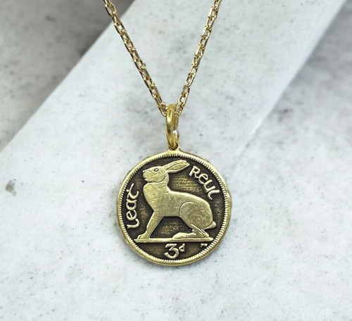 Collana con moneta coniglietto