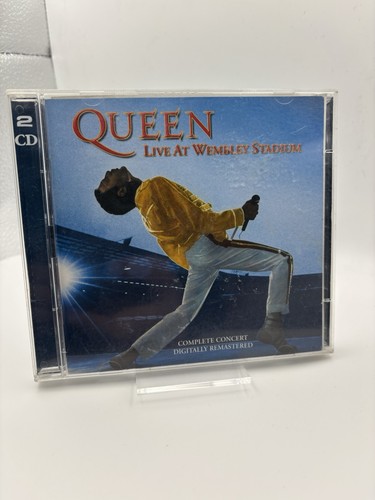 Queen live wembley stadium - at,