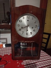 Orologio a pendolo antico con