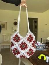 Borsa a tracolla all'uncinetto