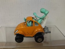VOLKSWAGEN GO-BUG + FIGURA