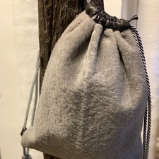 Zaino pelliccia grigio capelli