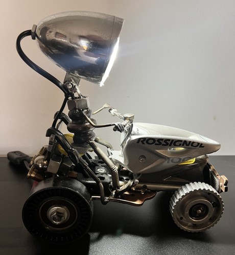 Lampada led realizzata a - lampada,