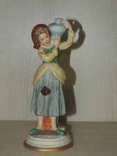 Statuina vintage in porcellana di Capodimonte,La donna contadina