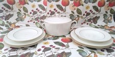 Rosenthal set Golden Curve