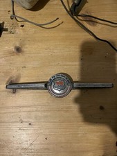 Distintivo cofano anteriore