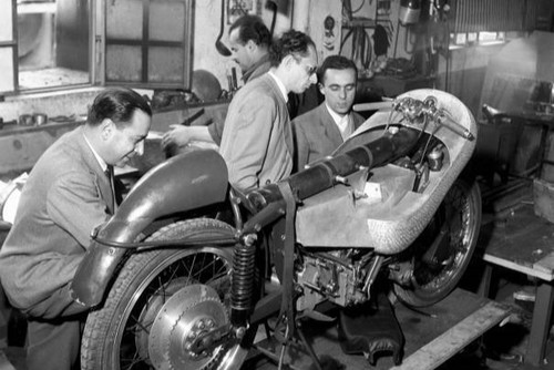 Some italian workers - some, guzzi