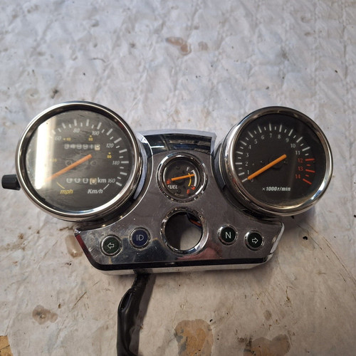 Compteur 4991 kms hyosung gv - ,