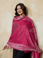 Intricato design bordo stola