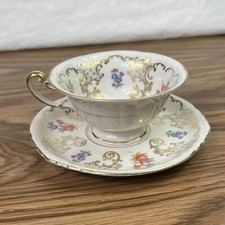 Set tazze da tè e piattini