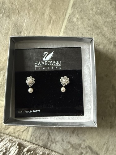 Swarovski earrings nwt - earrings,