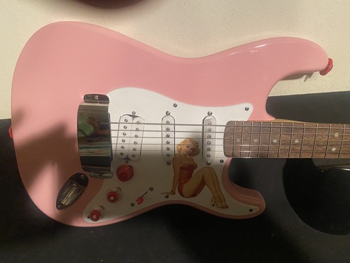 Shell pink squier fender - shell,