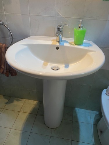 Lavabo con colonna - con,
