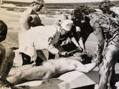 Foto giovane nudo spiaggia - giovane,