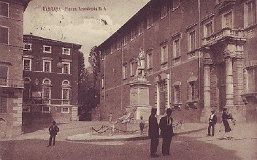 Carrara piazza - carrara(massa, carrara)-piazza