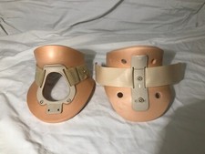 Collare Cervicale Bivalve Philadelphia Foro Tracheale Usato Articolo 1