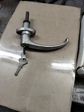 MANIGLIA PORTA ANTERIORE CON